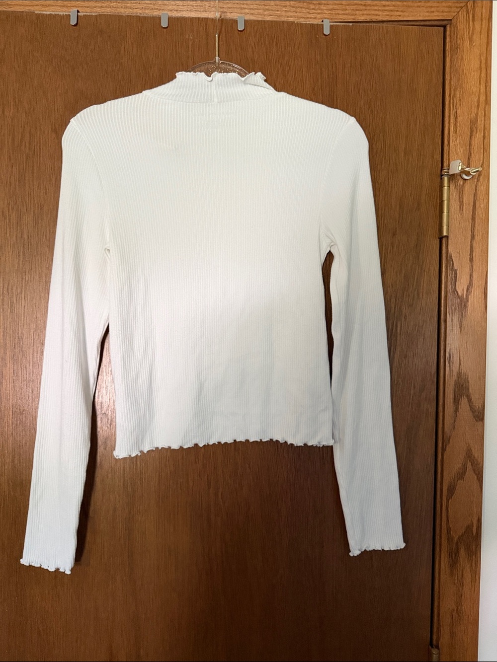 American Eagle Outfitters White Ribbed Long-Sleeve Mock Neck Top - Picture 4 of 5